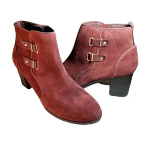 CLARKS MEERA YEW BURGUNDY SUEDE ZIP ANKLE BOOTS
